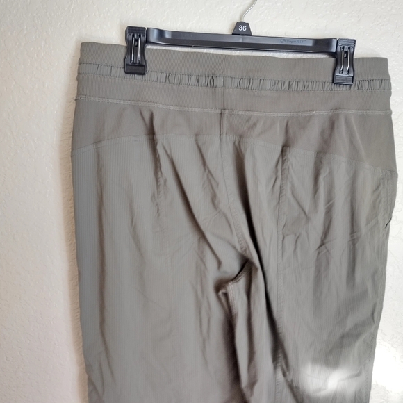 Lululemon Dance Studio Crop  25" Grey Sage Sz 10 - Picture 5 of 8